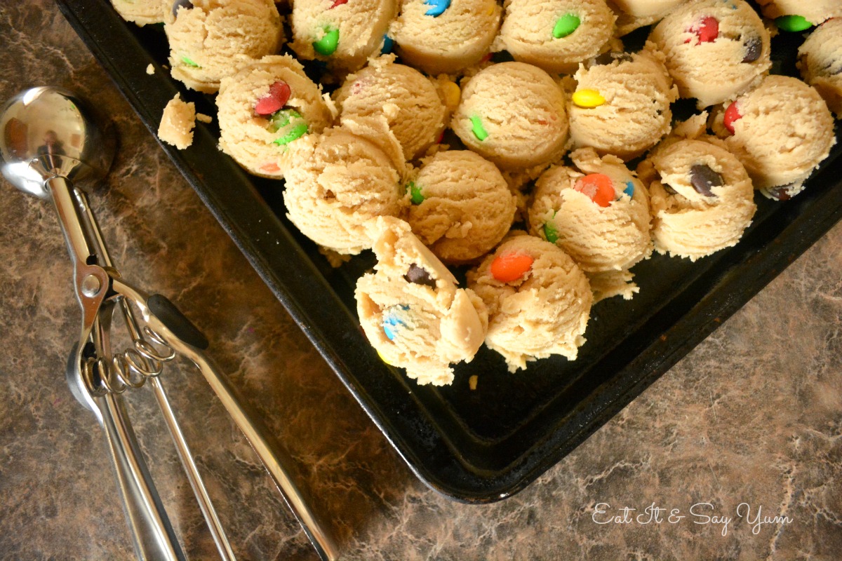 scoop cookie dough then freeze for easy storage 673 Eat It & Say Yum
