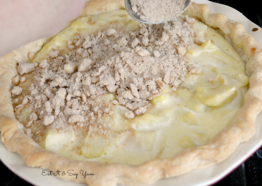 Crumbly topped French Apple Pie