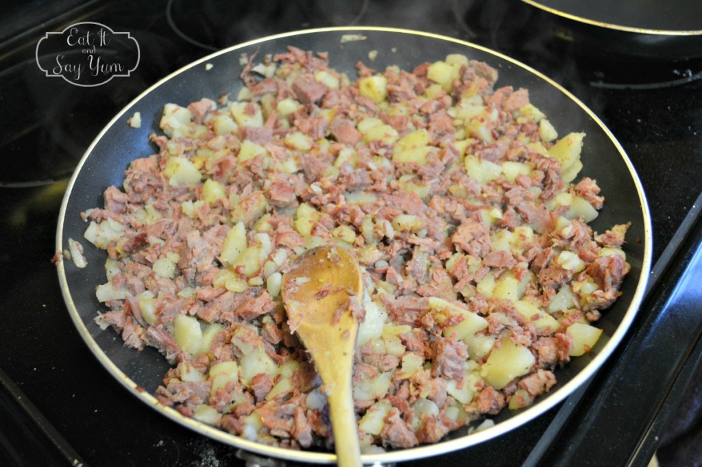 Corned Beef Hash in the Skillet 860
