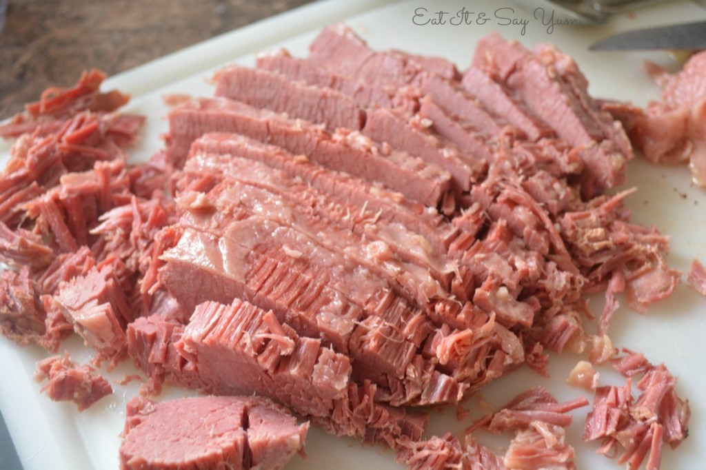 sliced corned beef 597