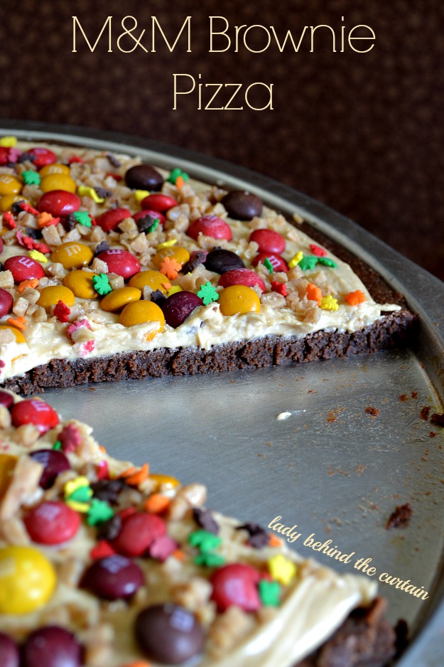MM-Brownie-Pizza-Lady-Behind-The-Curtain-Shop-2