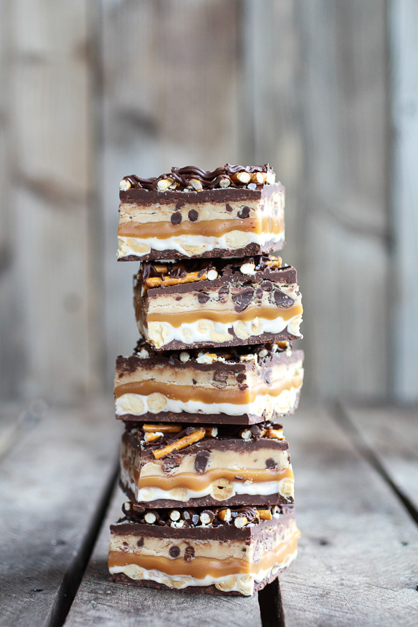 Brown-Butter-Chocolate-Chip-Cookie-Dough-Pretzel-Topped-Snickers-Bars-1