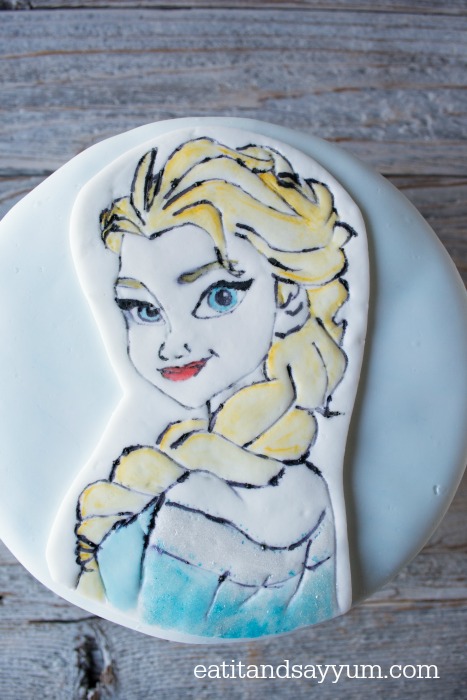 Hand painted Elsa on fondant