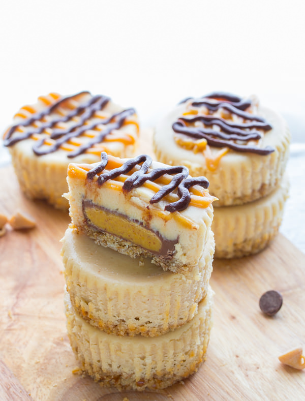 Peanut-Butter-Cup-Mini-Cheesecakes-with-Pretzel-Crusts-9