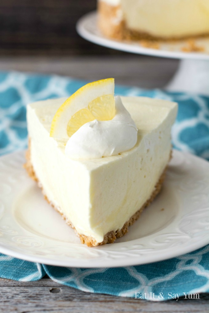 Lemon Cheesecake-a delicious no bake dessert that is perfect for Spring and Summer!